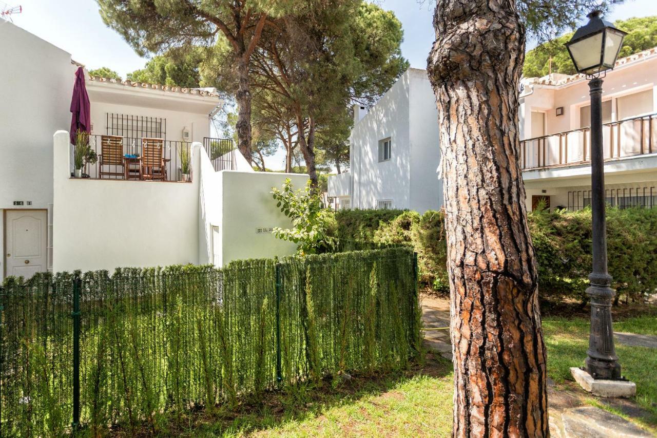 Beachside Cosy With Pool Apartamento